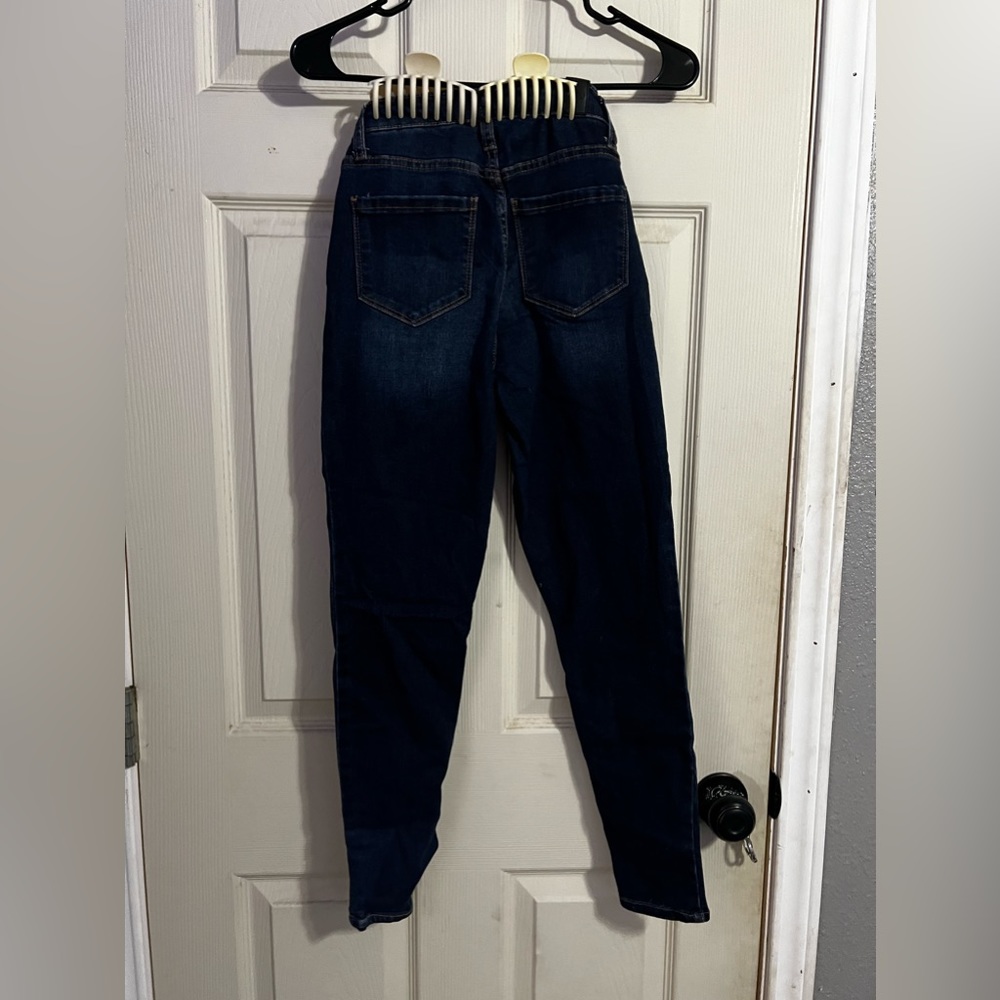 Blue jeans - Picture 2 of 3